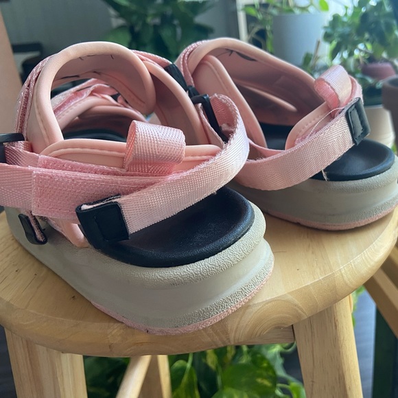 NIHSSI Velcro Strap Platform Sandals - Picture 3 of 3